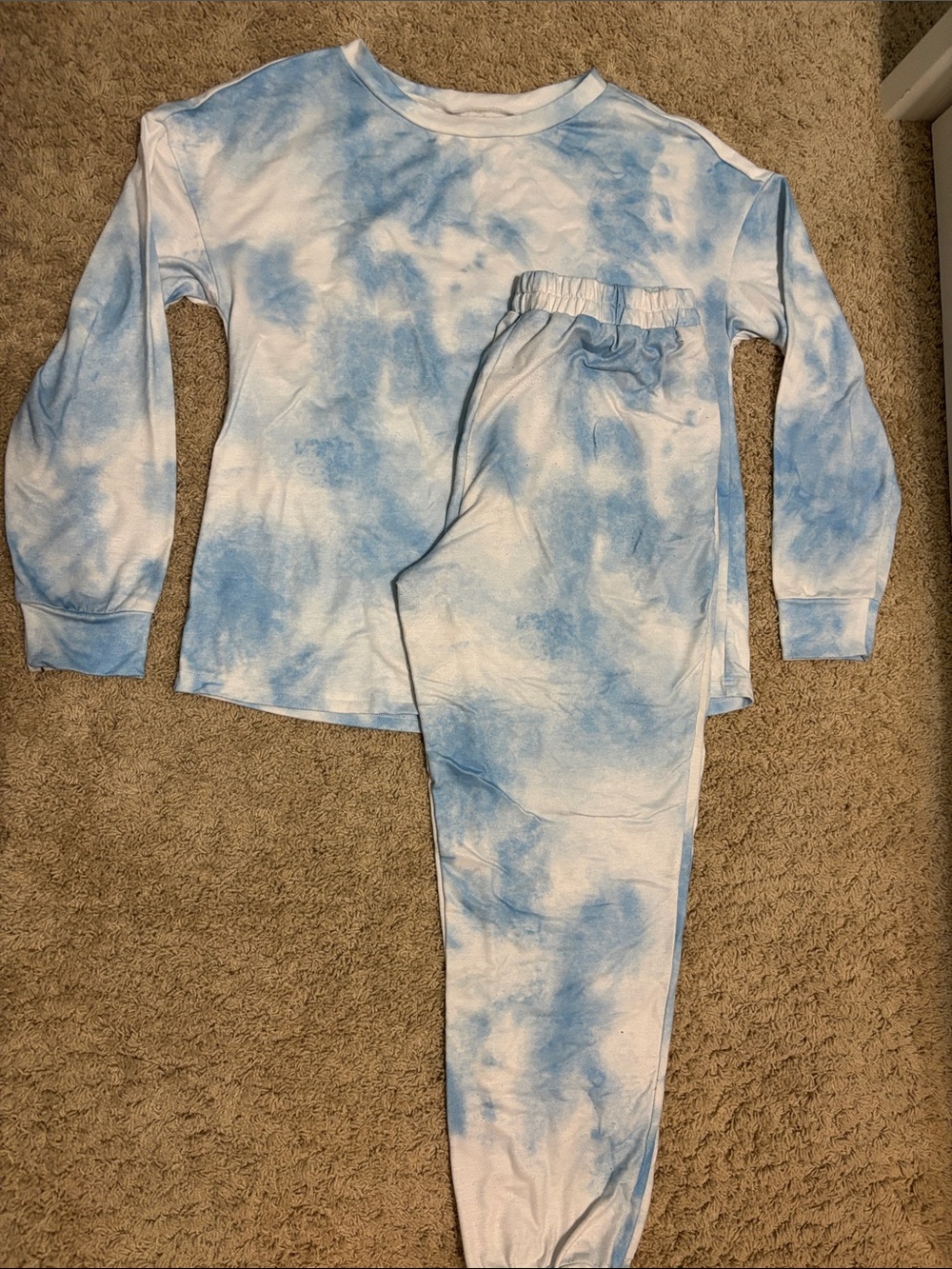 Amazon Blue and White Tie-Dye Loungewear Set